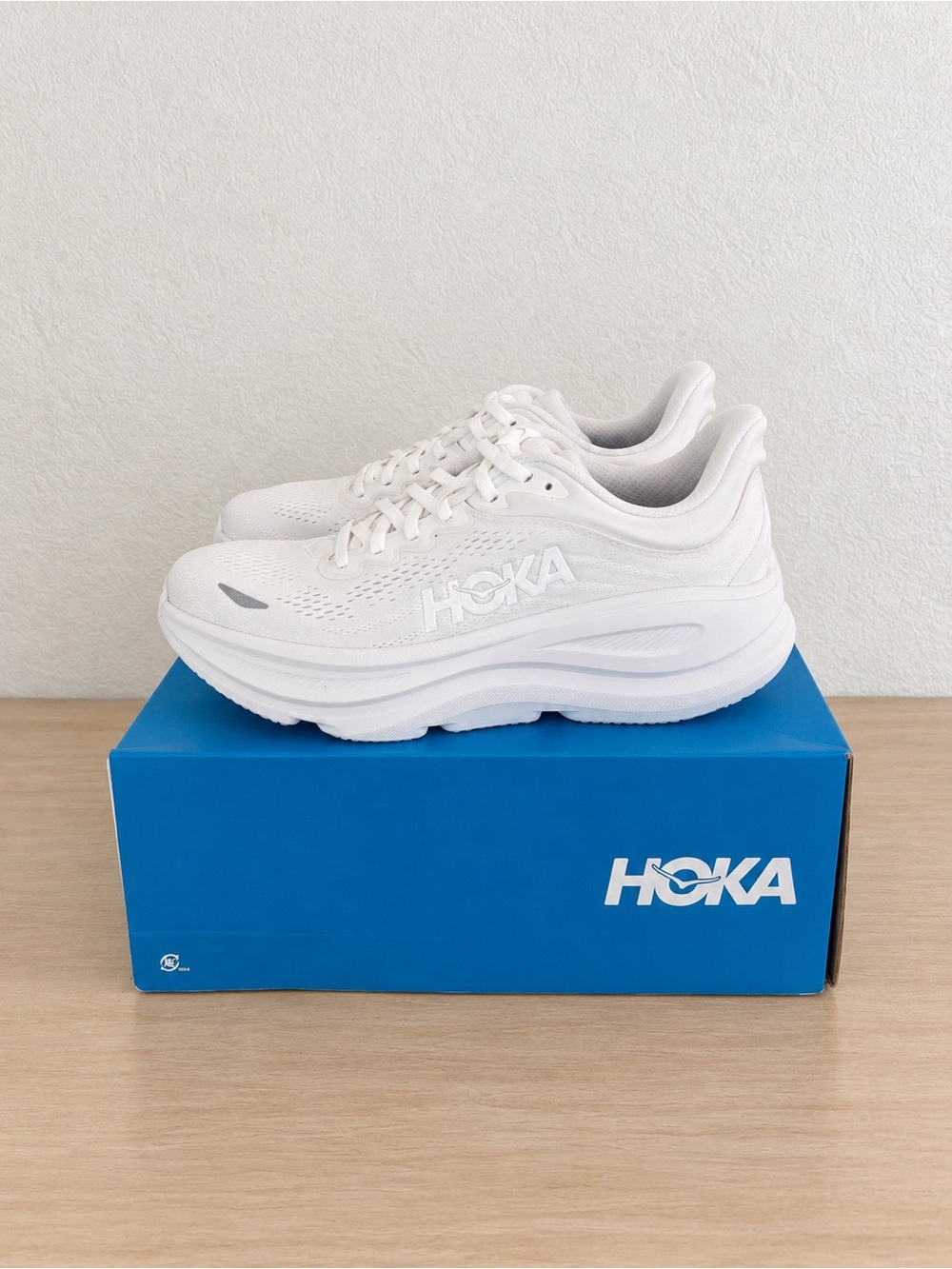 Brand New HOKA Bondi 9 – Women’s 7.5 – White/White